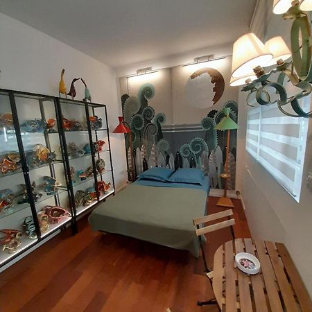 Studio Marseille Luaran gambar